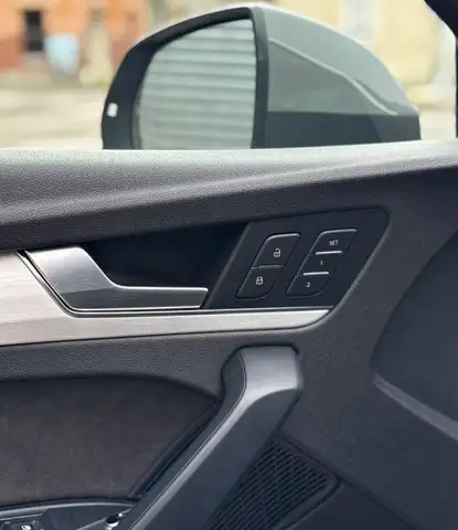 Audi Q5 view 15