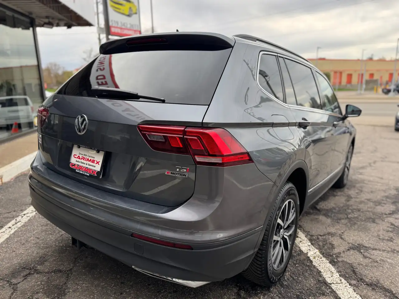 Volkswagen Tiguan снимка Volkswagen Tiguan