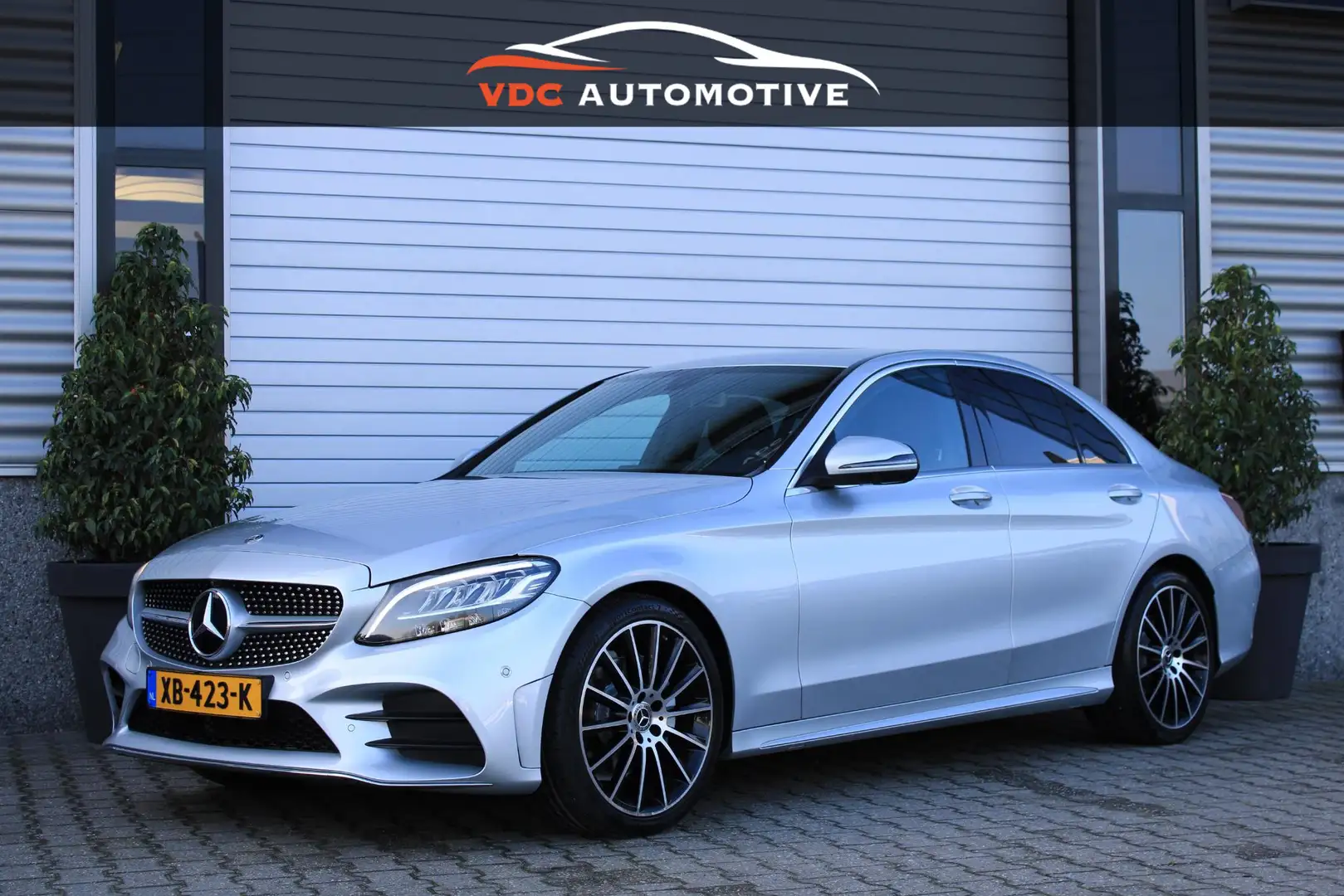 Mercedes-Benz C 180 AMG 360 Graden | Virtual Cockpit | LED | Dealer On Grau - 1