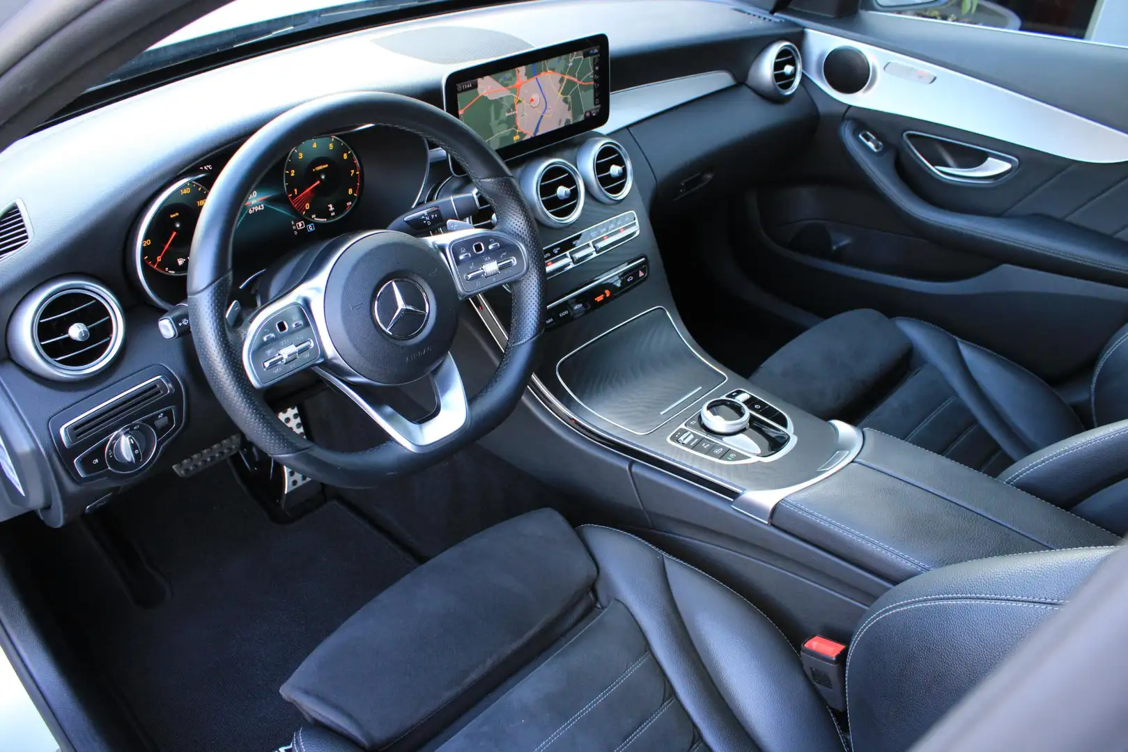 Mercedes-Benz C 180 AMG 360 Graden | Virtual Cockpit | LED | Dealer On Gris - 2