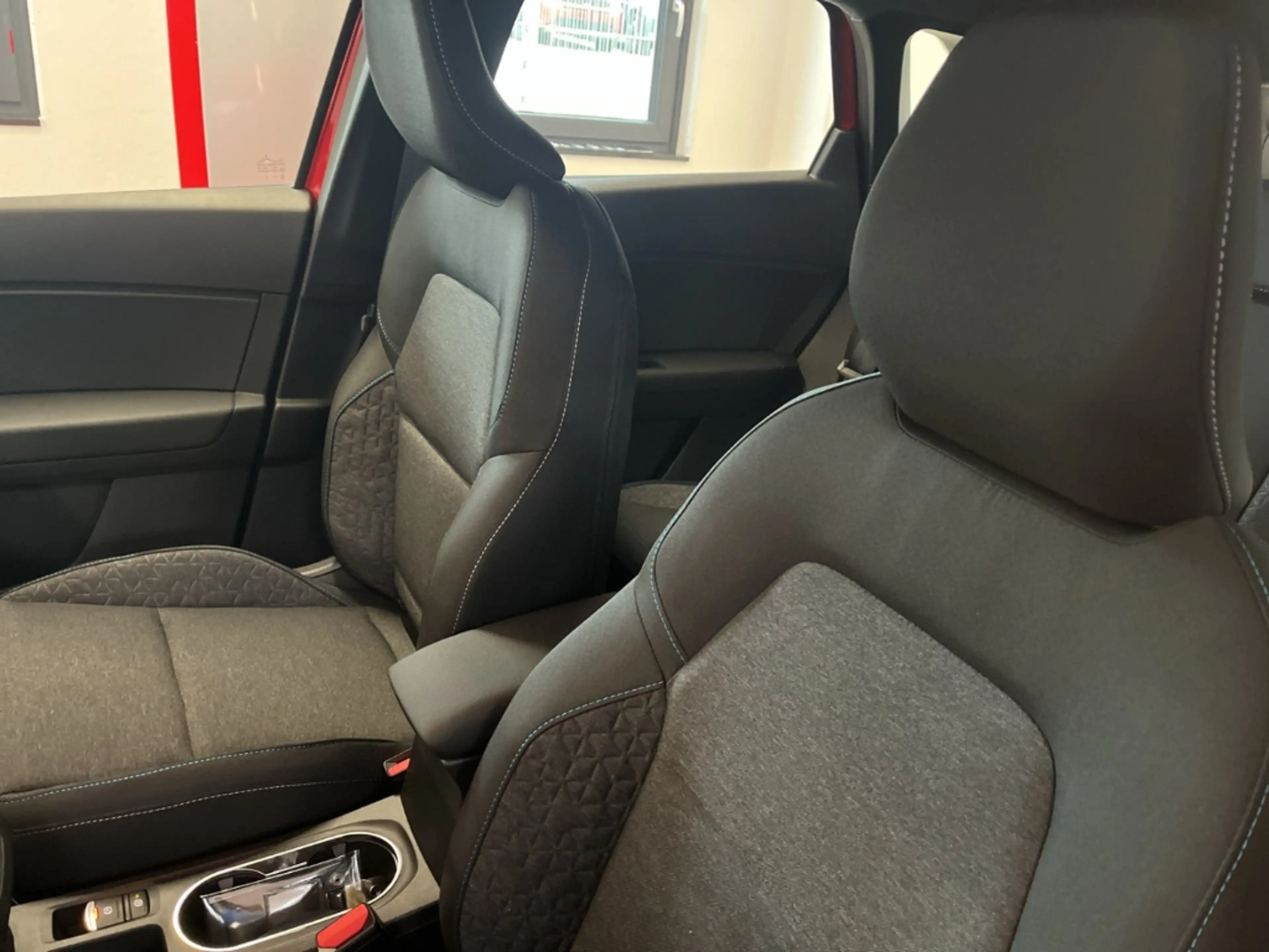 Mitsubishi Grandis 1.3 Diamant Plus LED SHZ PDC Kamera Tempomat — photo 10