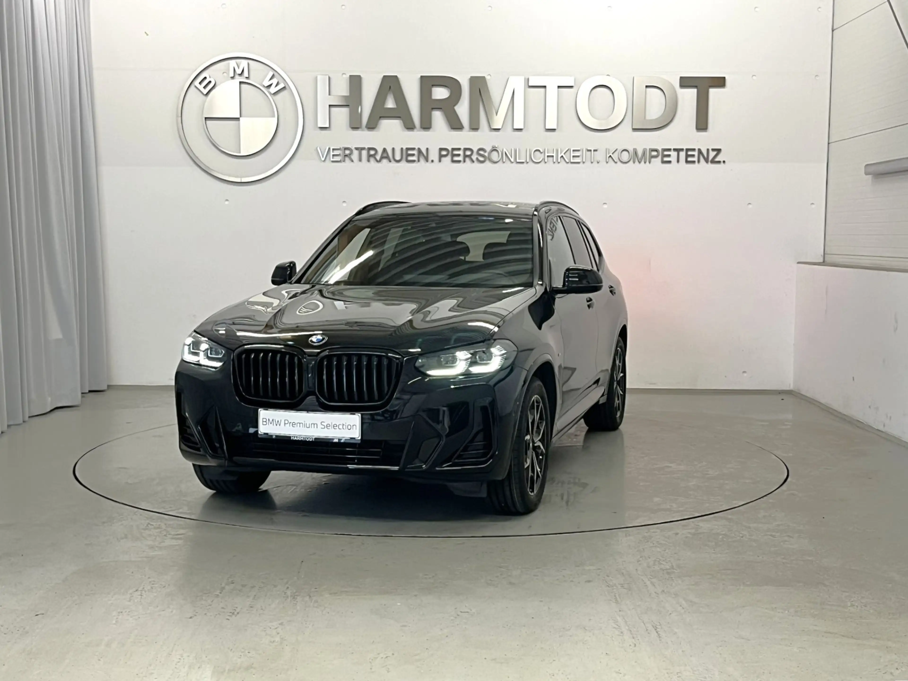 BMW X3 sDrive18d *M-Sport / Innovationspaket / Komfortpaket* — photo 2