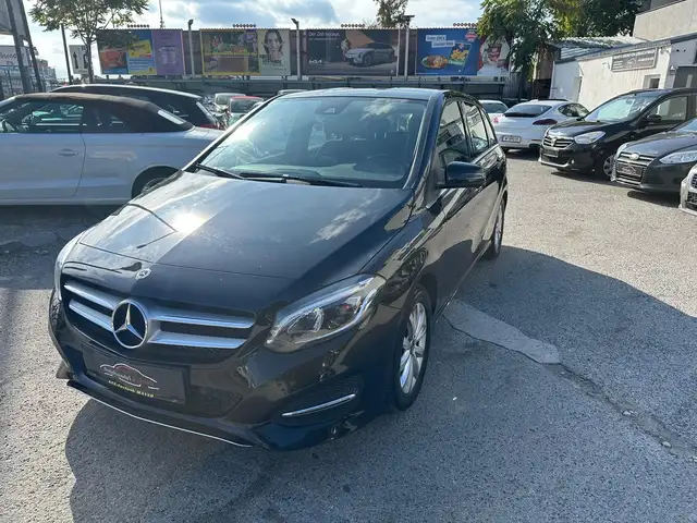 Mercedes-Benz B 180 d Autom. ParkAssist LED Sitzheiz FernlichtAssist