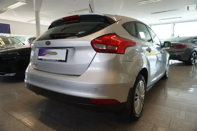 Ford Focus view 5