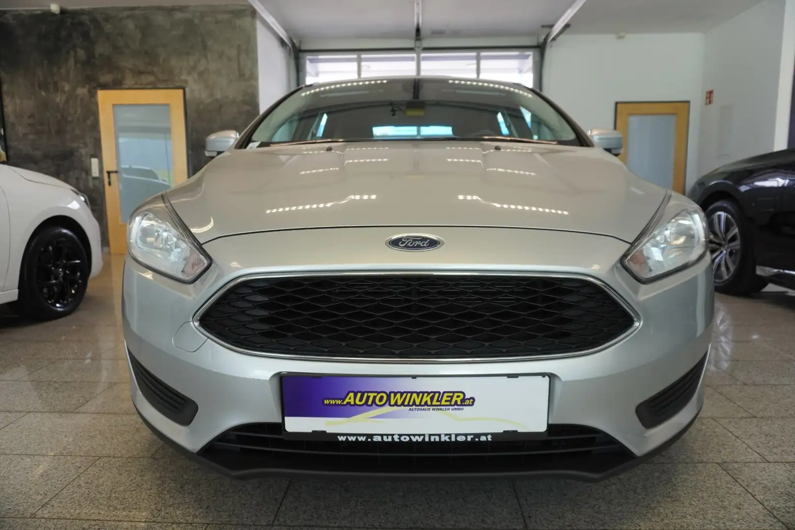 Ford Focus 1.5 TDCi Trend MFL/PDC Silber - 2