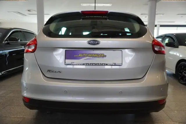 Ford Focus view 6