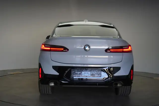 BMW X4 view 6