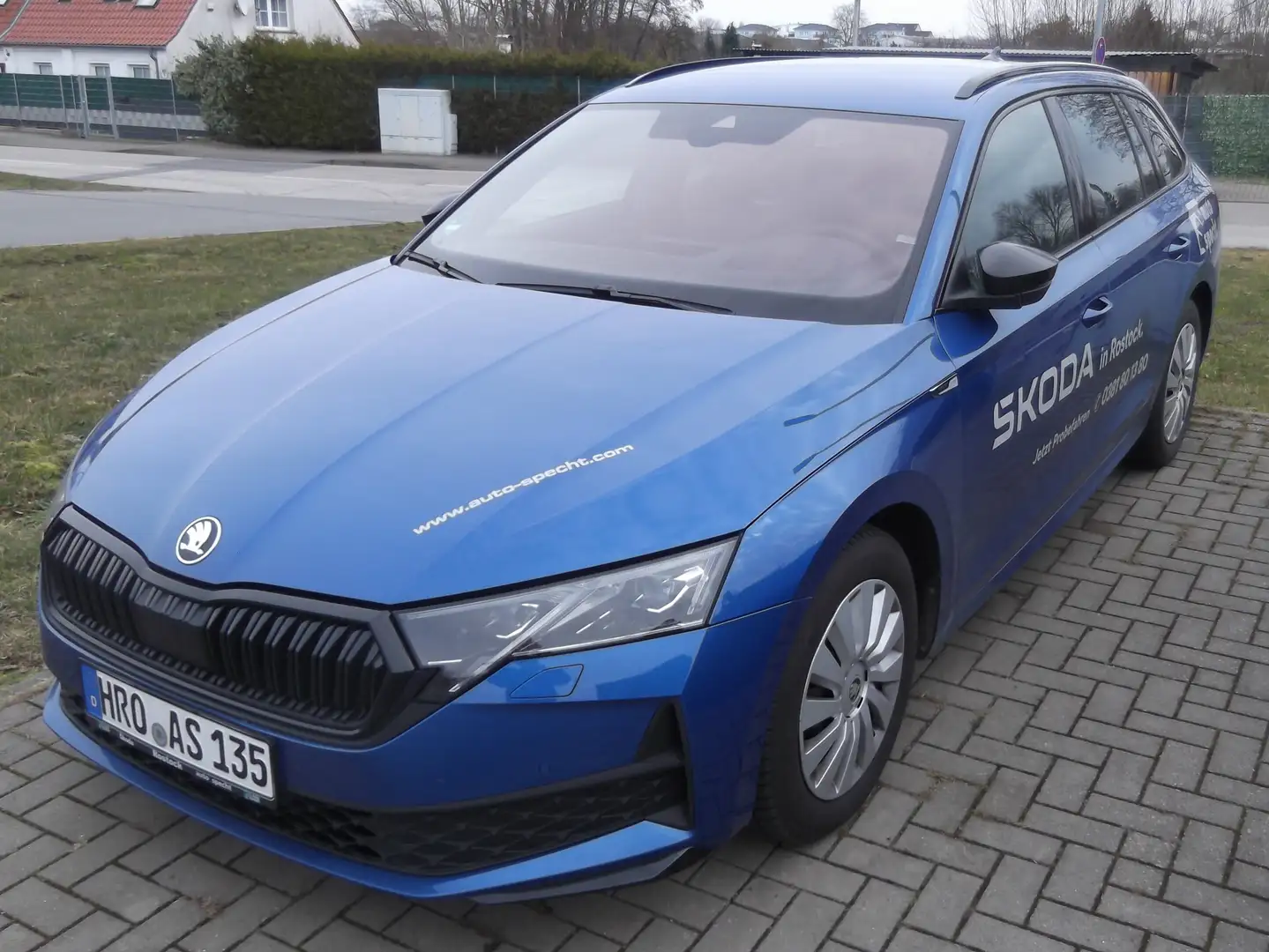Skoda Octavia 2.0 TDI 110kW Sportline Blau - 1