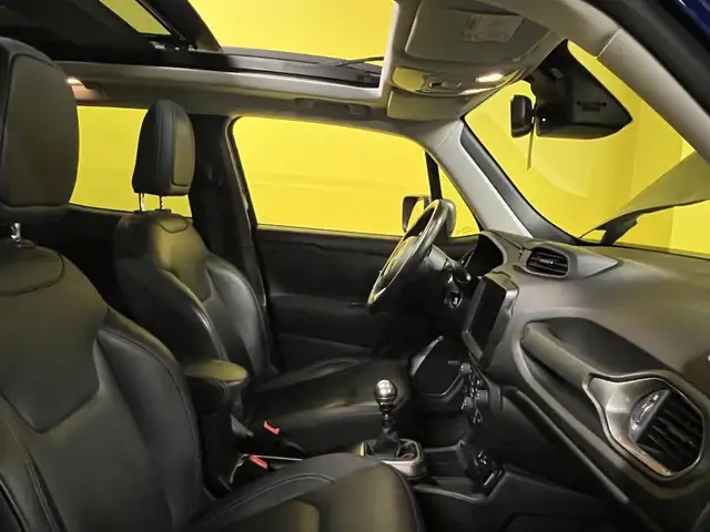 Jeep Renegade view 12