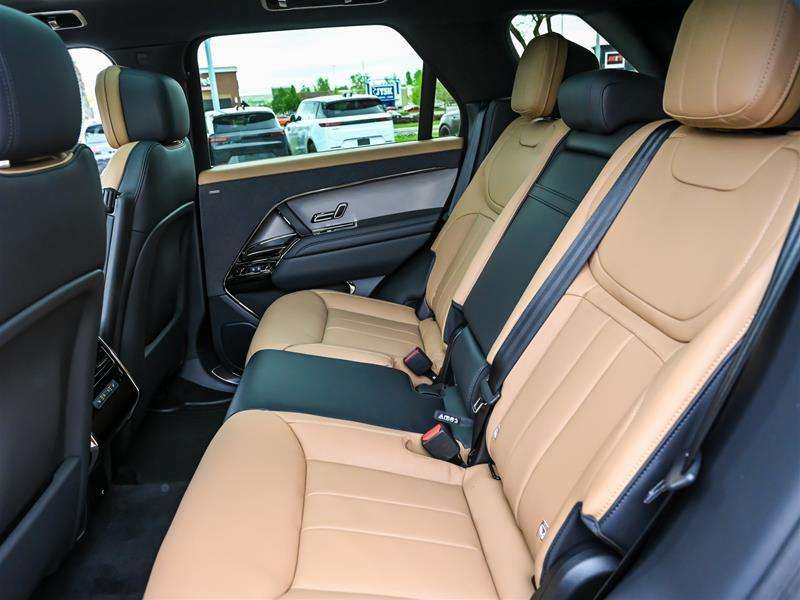 2026 Land Rover Range Rover Sport P400 Dynamic SE thumb 13