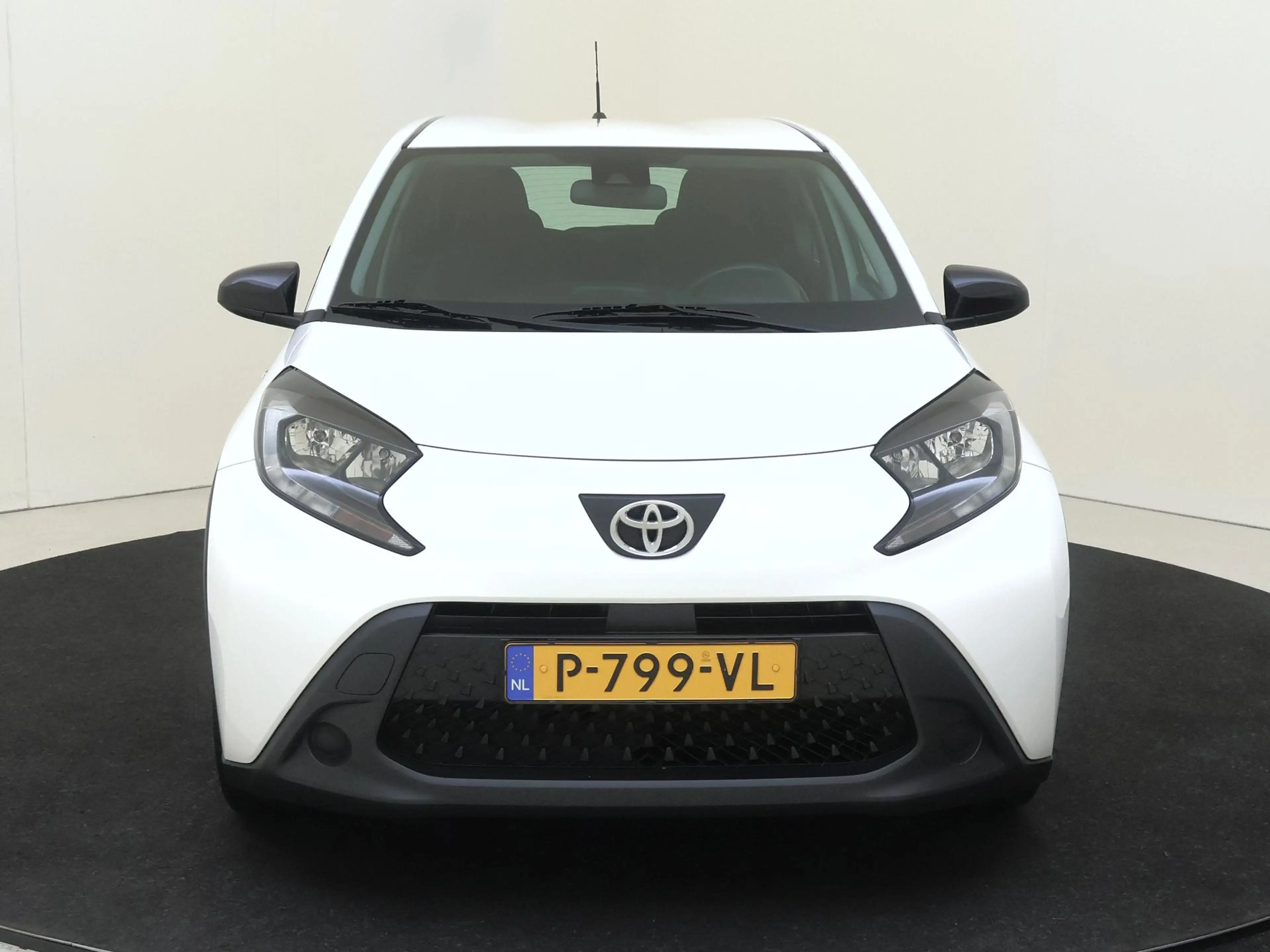 Toyota Aygo X 1.0 VVT-i 72 PK MT Play Mediascherm | Camera | Air — photo 2