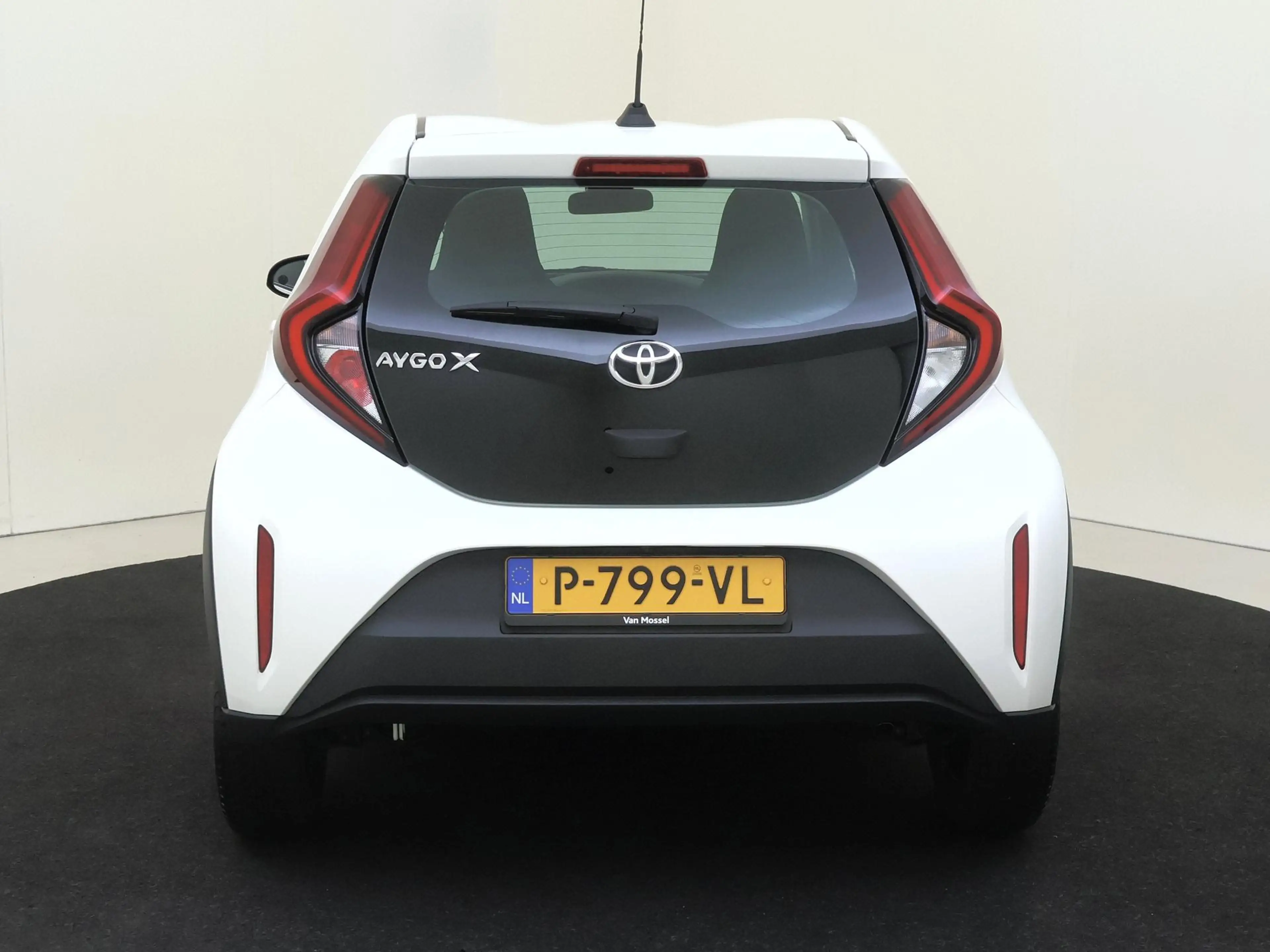 Toyota Aygo X 1.0 VVT-i 72 PK MT Play Mediascherm | Camera | Air — photo 6