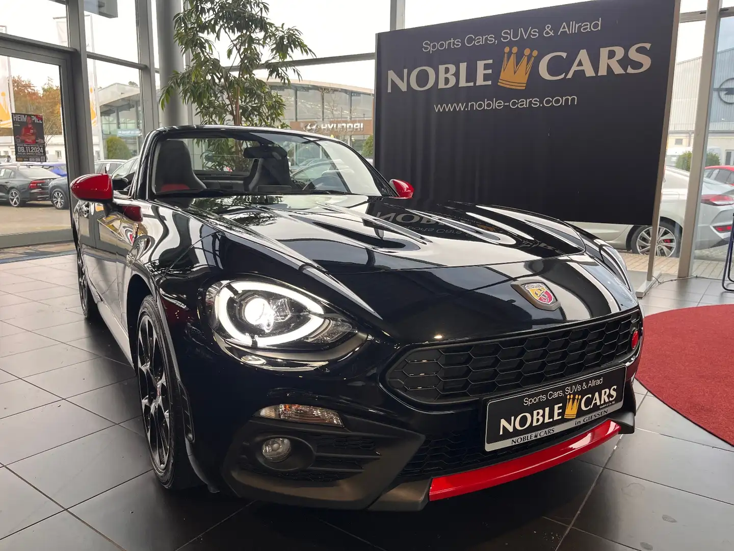 Abarth 124 Spider Turbo Turismo LED LEDER NAV BOSE Fekete - 1