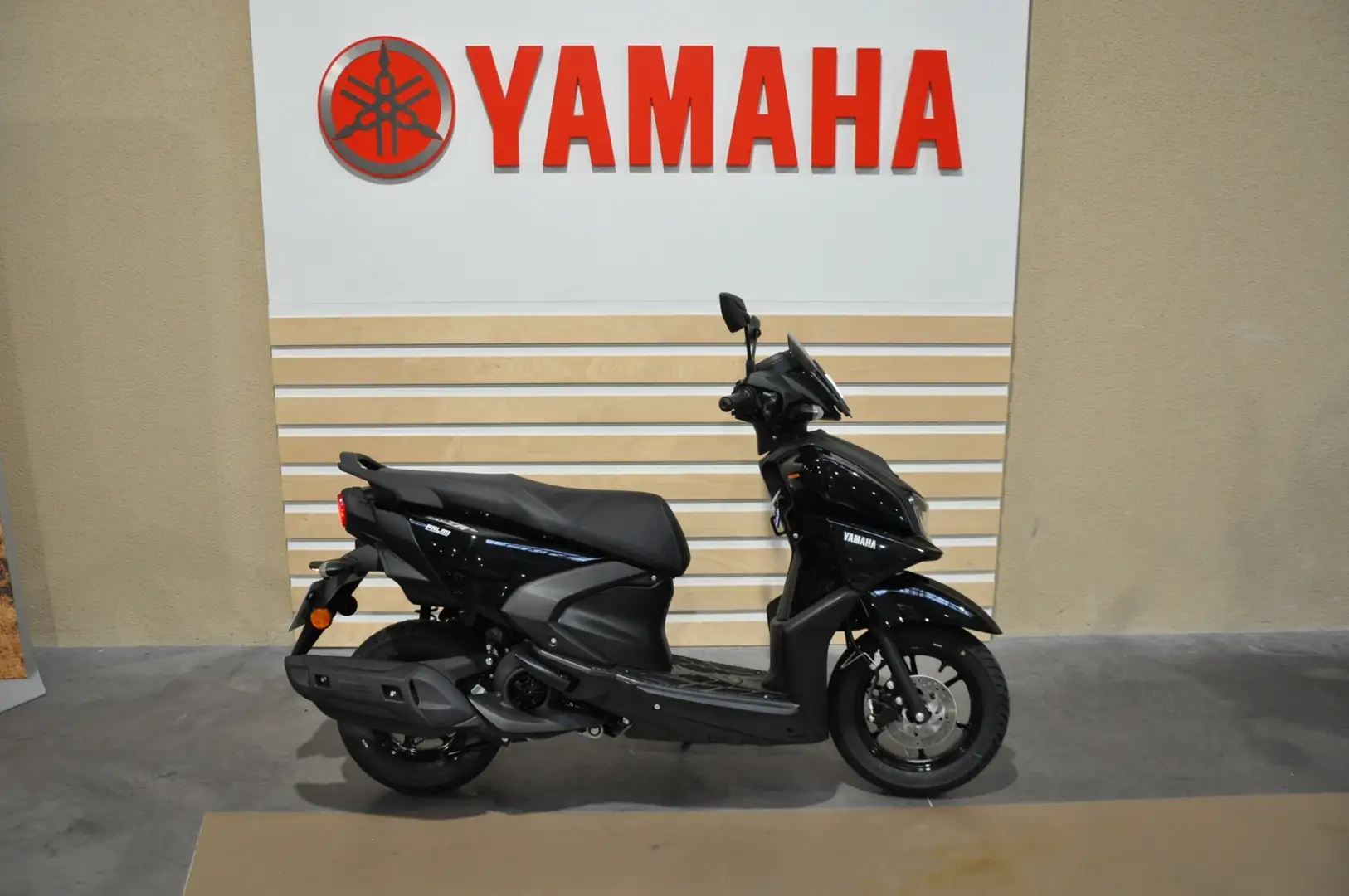 Yamaha RayZR Negro - 1