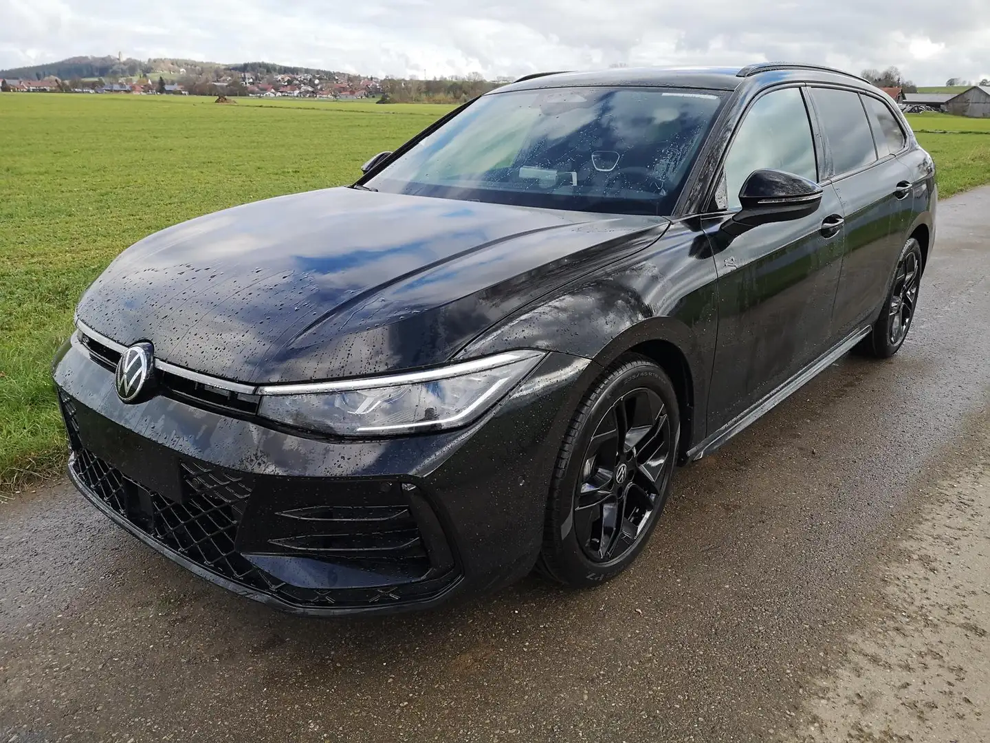 Volkswagen Passat Variant 2.0 TDI DSG 4Motion R-Line Head Up AHK Navi Nero - 1