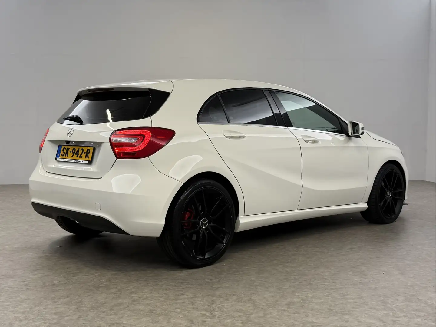 Mercedes-Benz A 180 Ambition | APK tot 03-2026 | LED Airco 19"LMV Navi Wit - 2