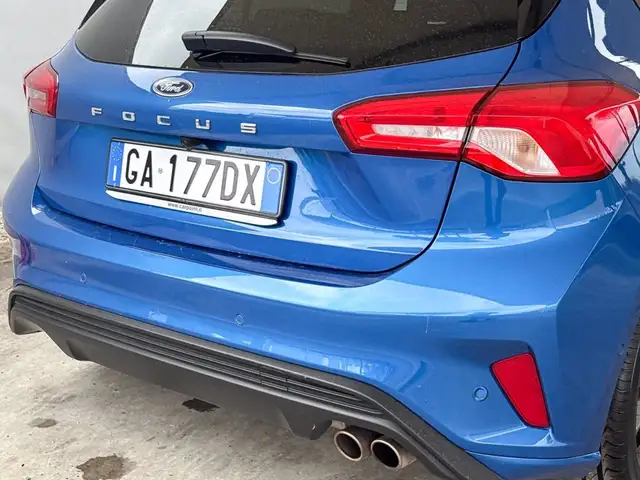 Ford Focus view 17