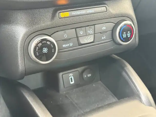 Ford Focus view 24