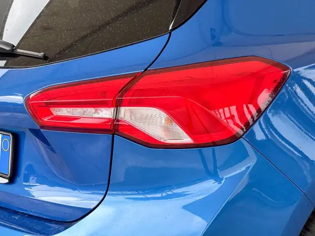 Ford Focus view 16
