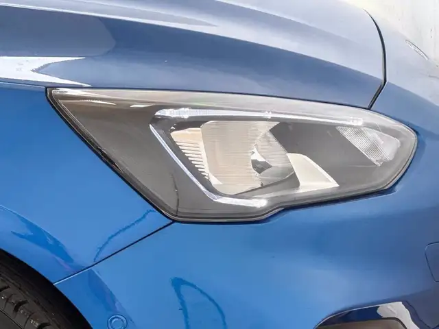 Ford Focus view 13