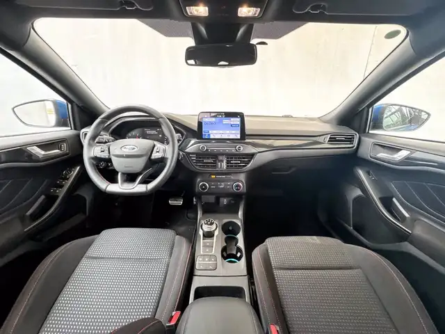 Ford Focus view 10