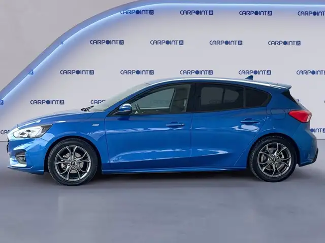 Ford Focus view 3