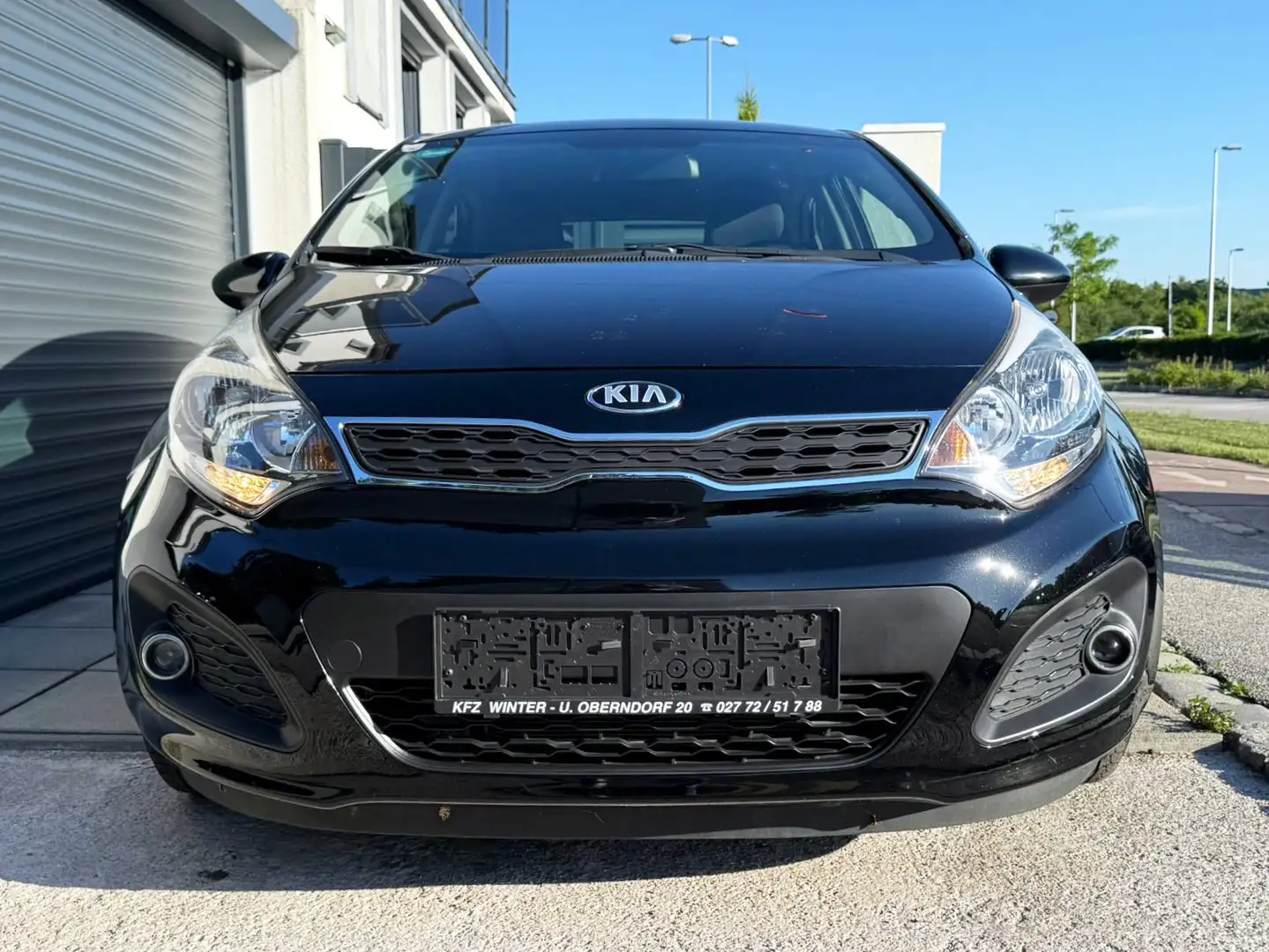 Kia Rio 1,2 MPI Silber mit PICKERL 08/26 Klimaautomatik Schwarz - 2