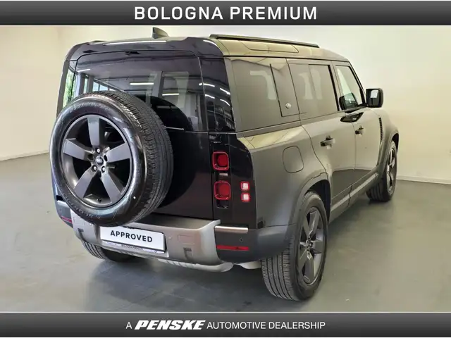 Land Rover Defender 110 view 2