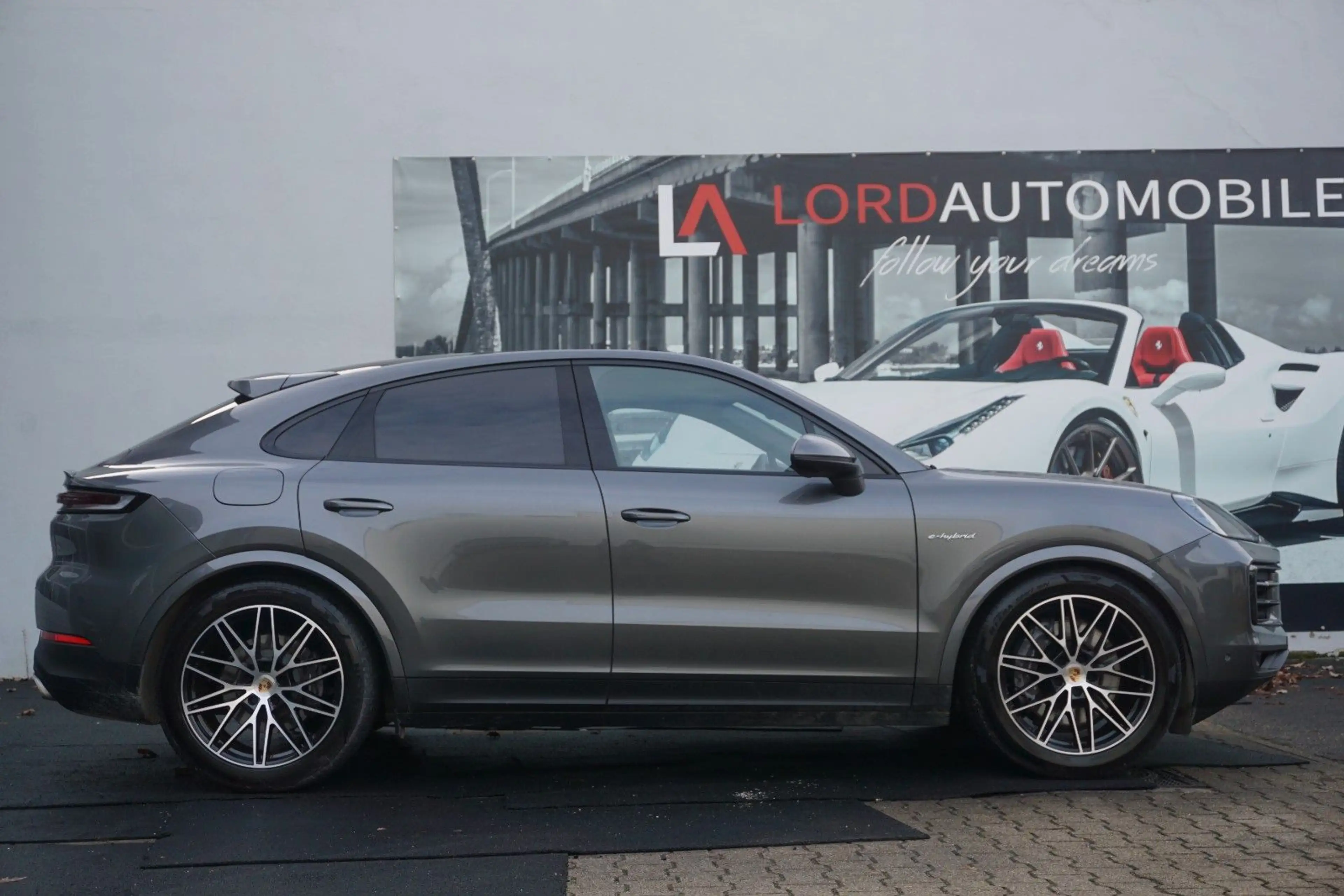 Porsche Cayenne Coupe E-Hybrid*Luft*AHK*BOSE*HeadUp*14We — photo 4