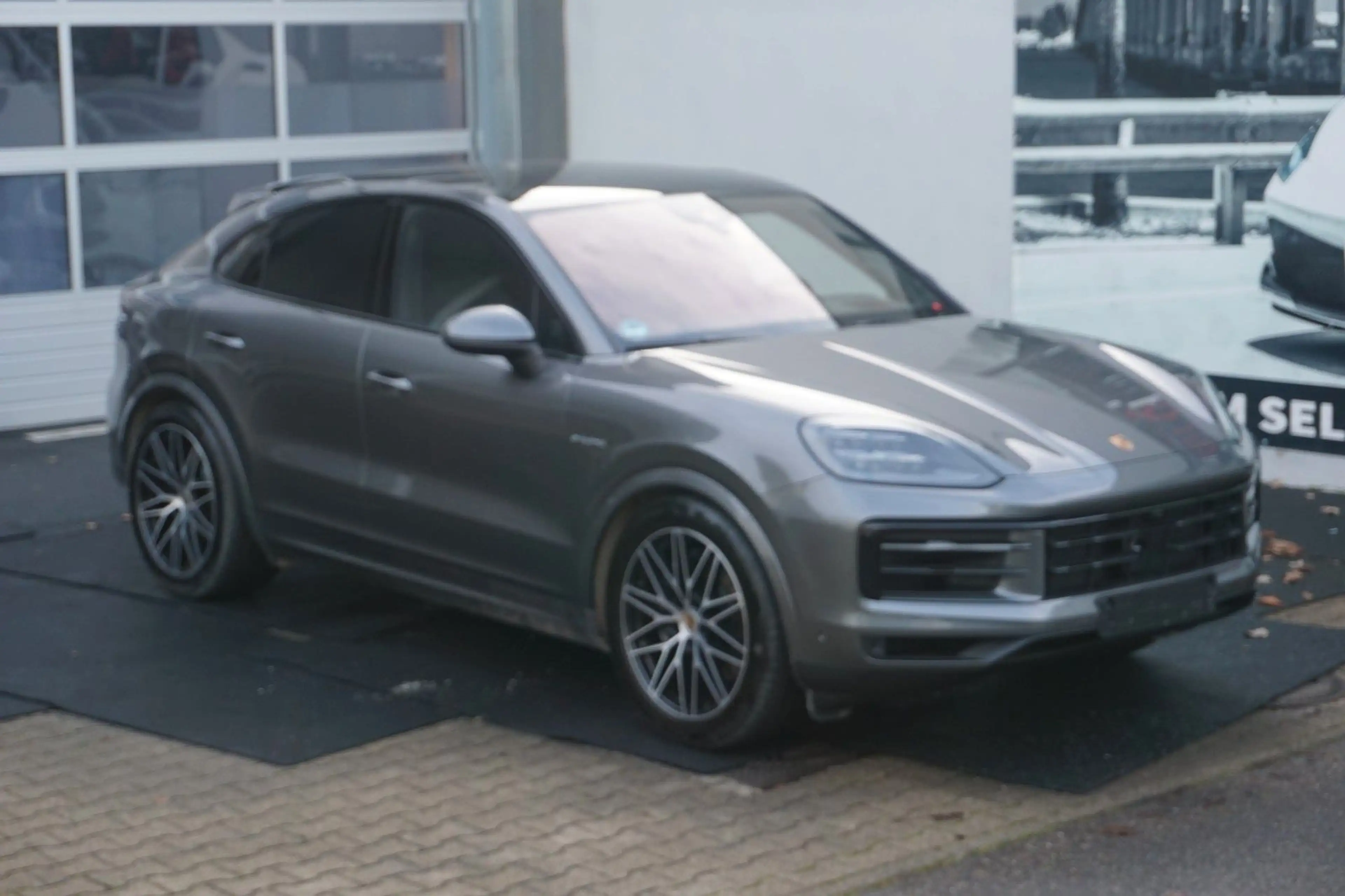 Porsche Cayenne Coupe E-Hybrid*Luft*AHK*BOSE*HeadUp*14We — photo 2