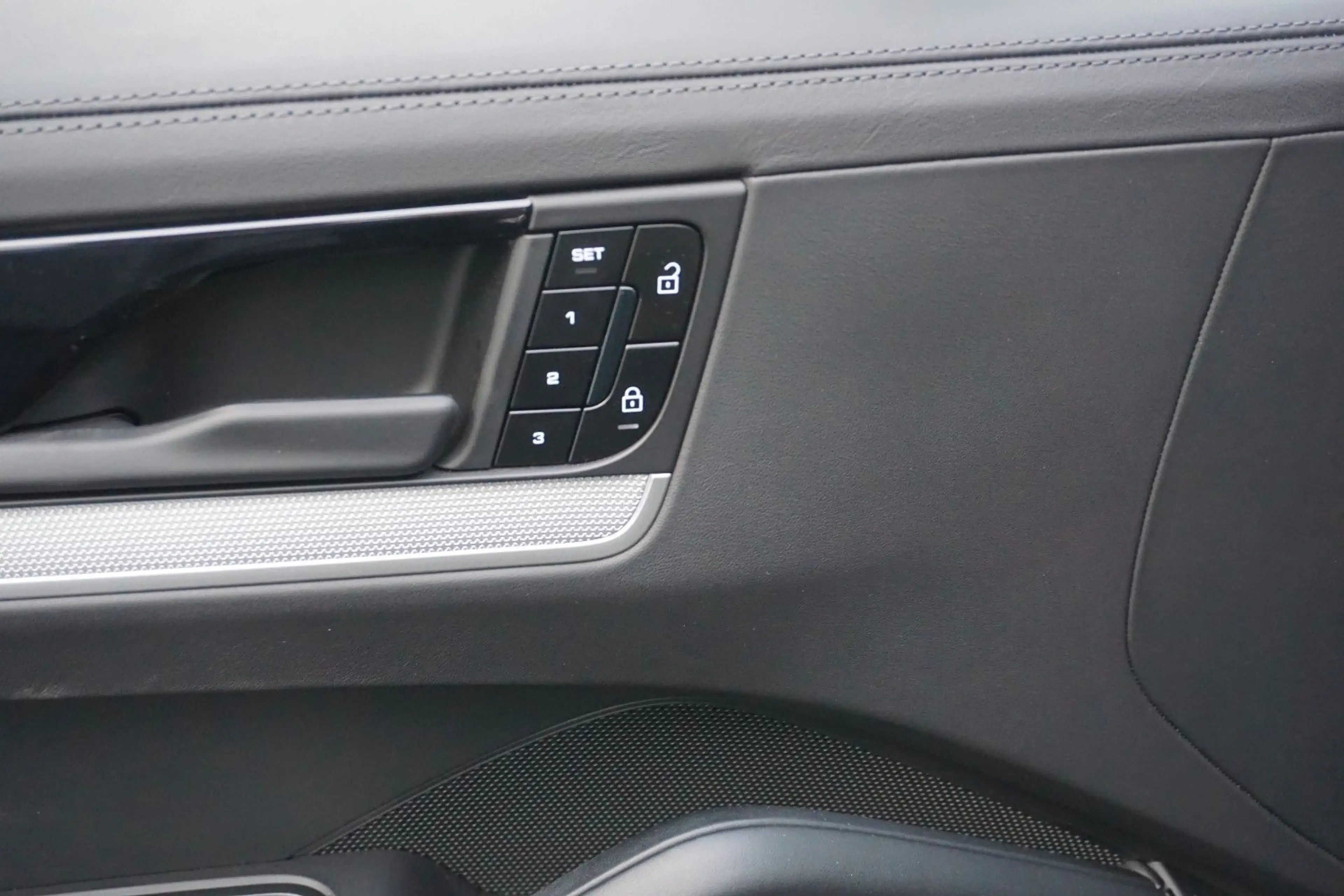 Porsche Cayenne Coupe E-Hybrid*Luft*AHK*BOSE*HeadUp*14We — photo 15