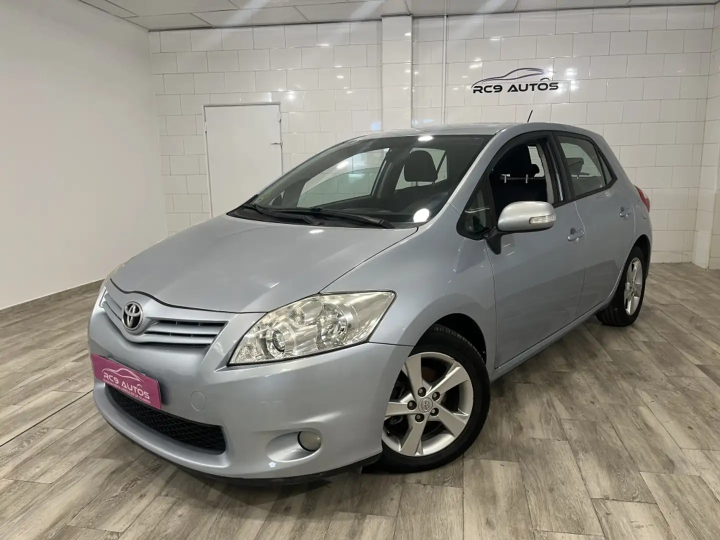 Toyota Auris 1.4D-4D Active Modrá - 2