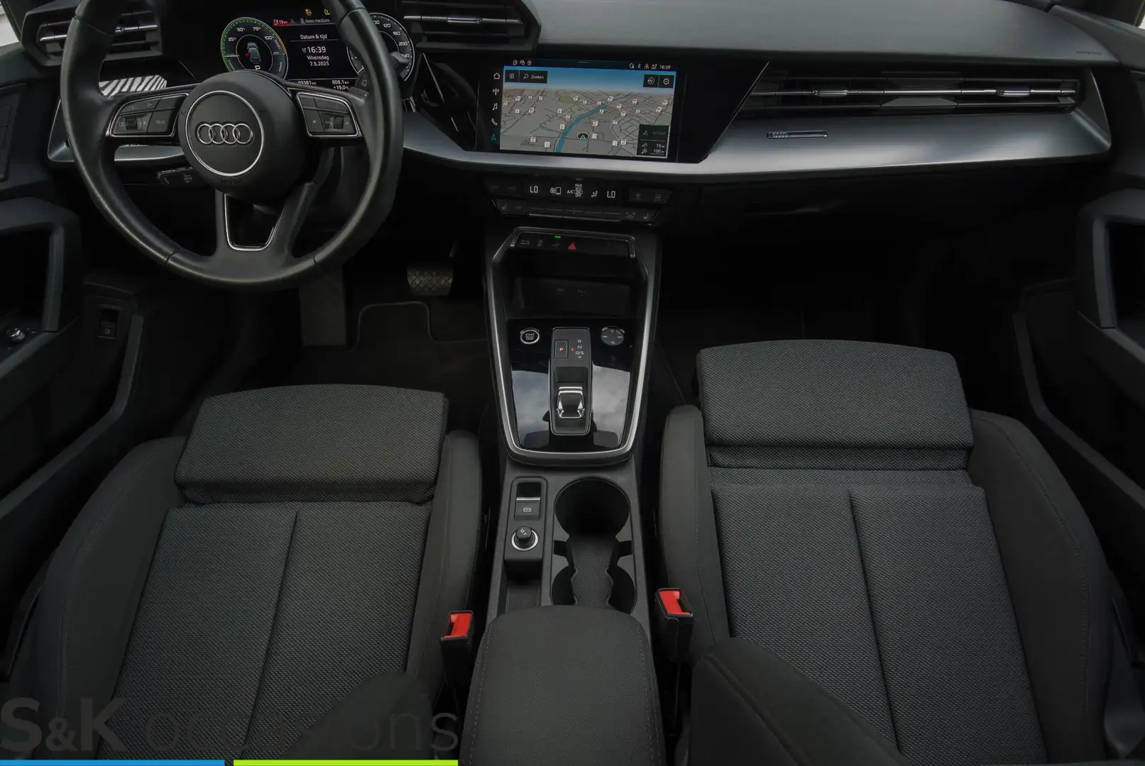 Audi A3 Sportback 40 TFSI e Advanced edition Zwart - 2