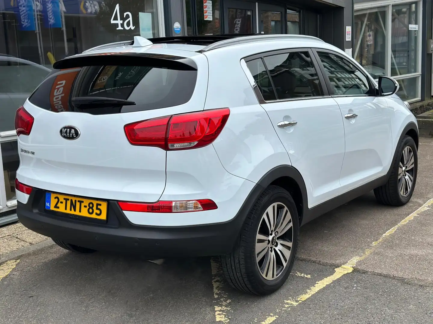 Kia Sportage 2.0 BusinessPlusLine | Pano | Airco | Automaat Wit - 2