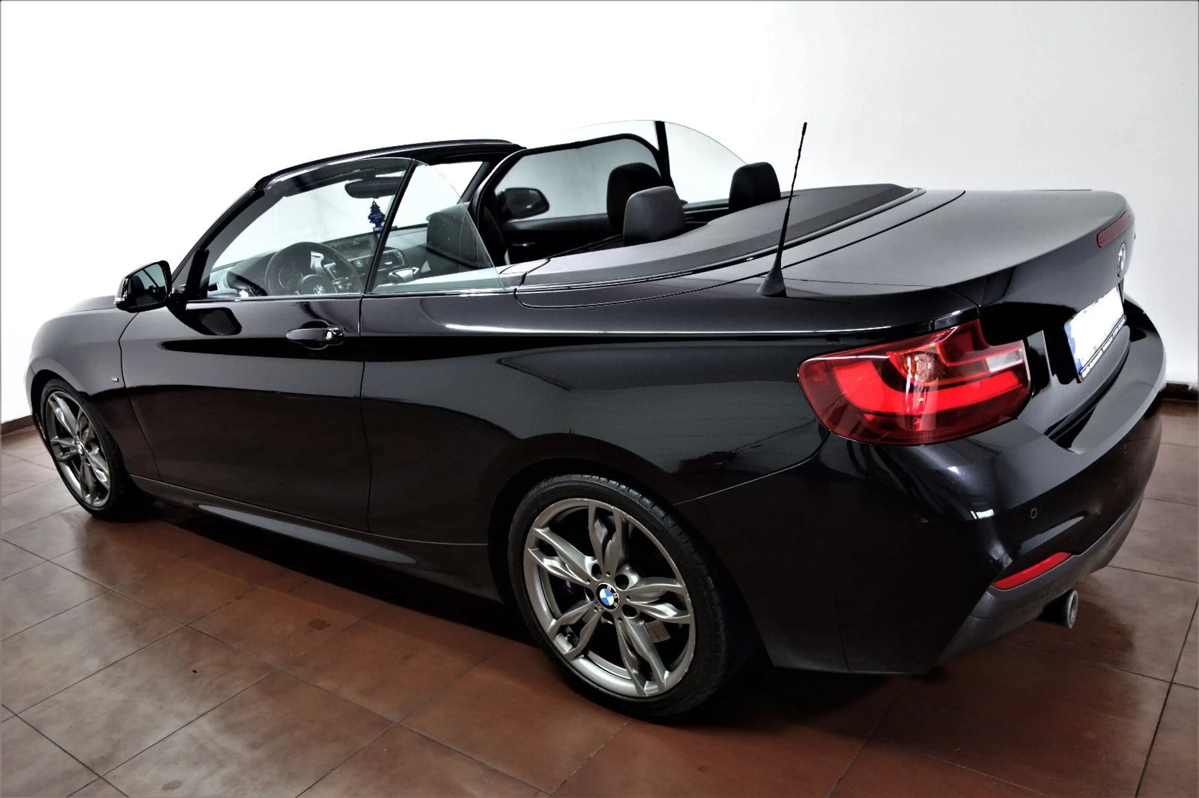 BMW 235 i Cabrio Leder/Xenon/Navi/Klimaauto/18-Zoll — photo 6