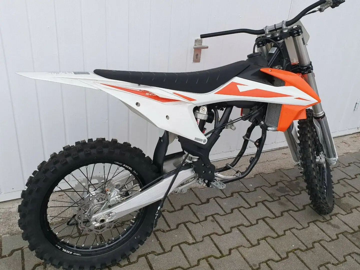 KTM 450 SX F 2019 Oranžová - 2