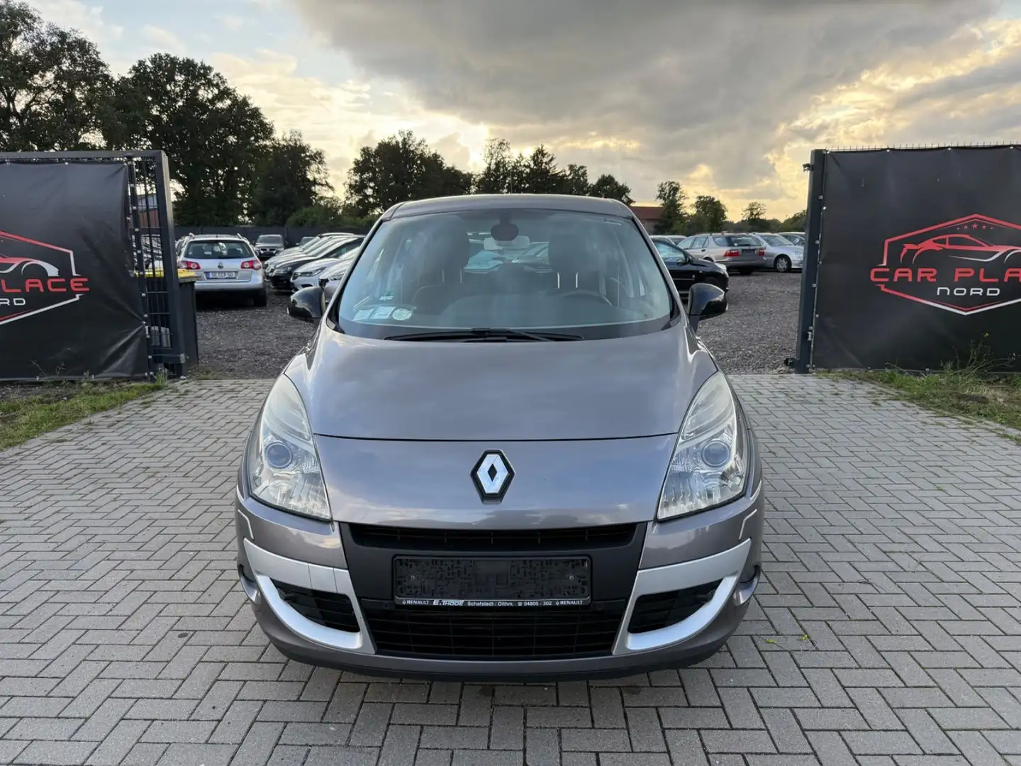 Renault Scenic III BOSE Edition 1.6 DCI TEILLEDER/TEMPO. Grau - 2