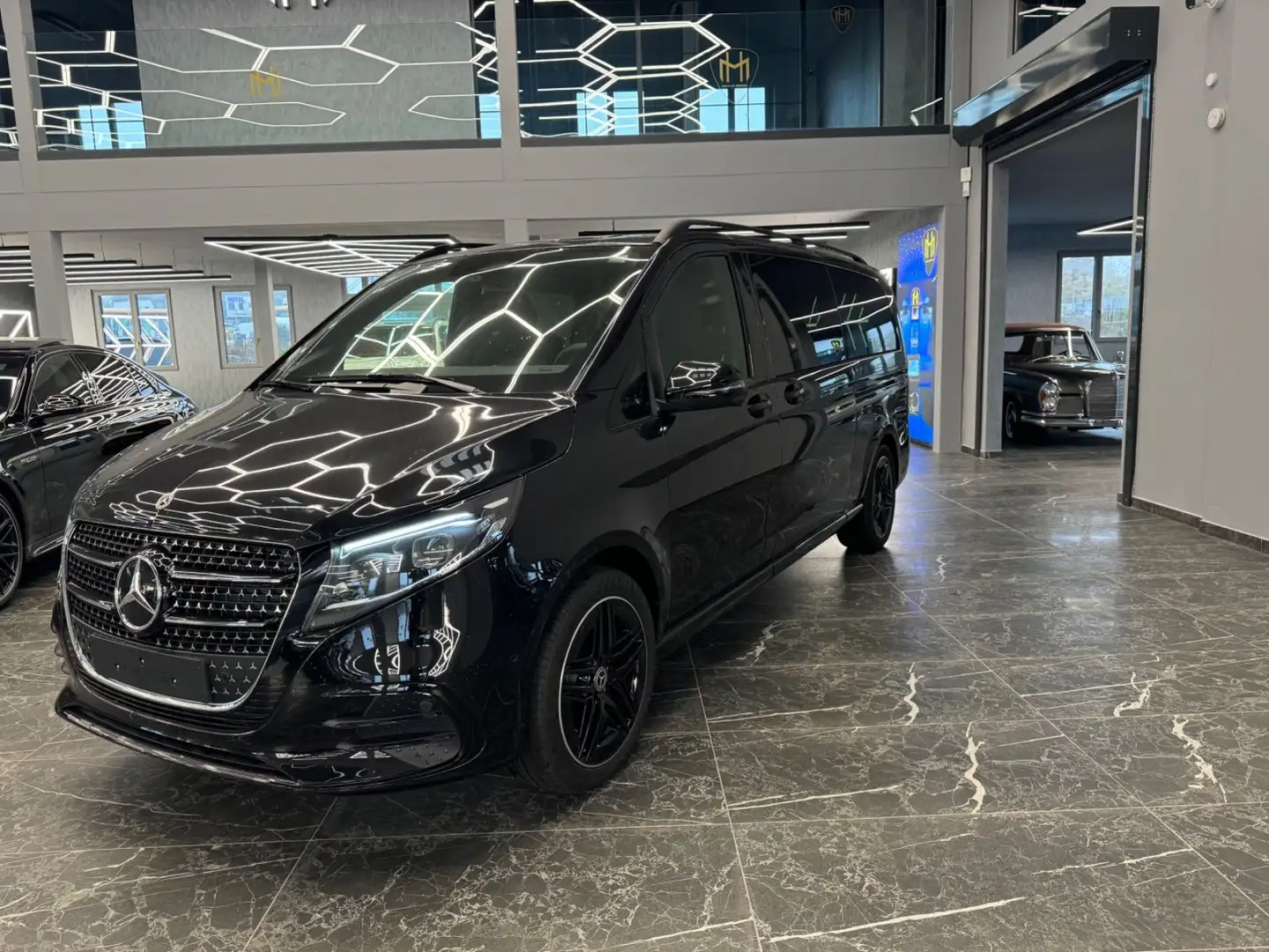 Mercedes-Benz V 300 4MATIC FACELIFT MH BUSINESS PETROL Schwarz - 2