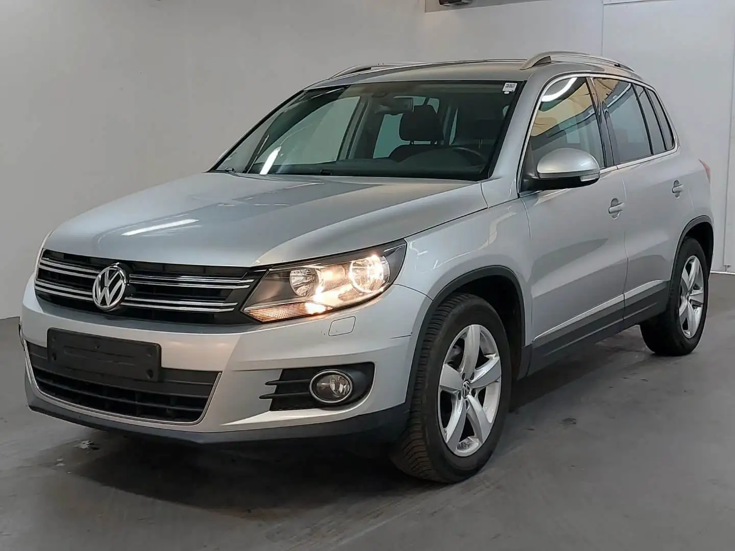 Volkswagen Tiguan Sport+Ratenzahlung ohne Bank+Tüv Neu+ Gris - 1