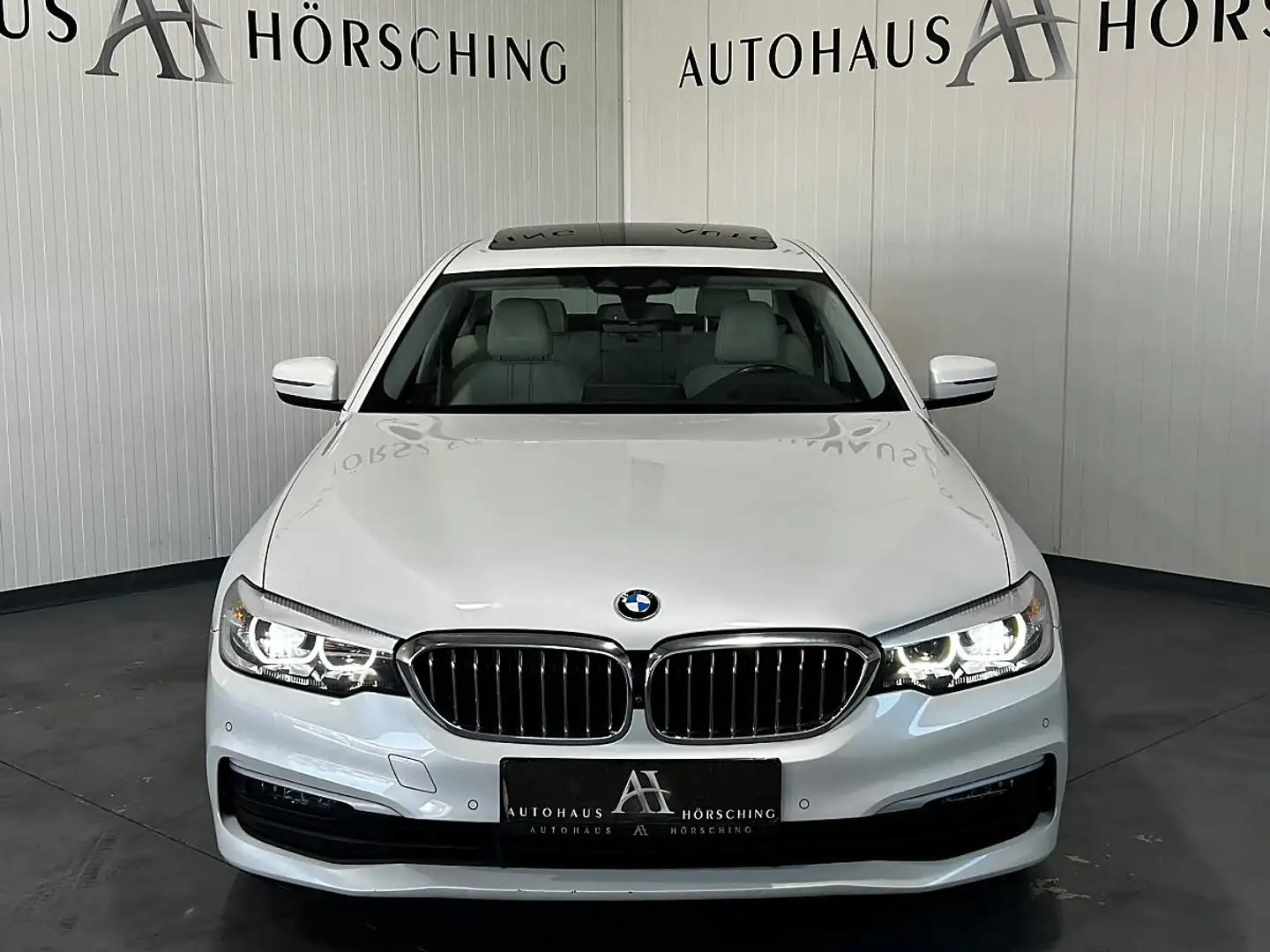 BMW 518 d Aut.//SCHIEBEDACH//HEAD-UP//360°-KAMERA//AMBI... Weiß - 2