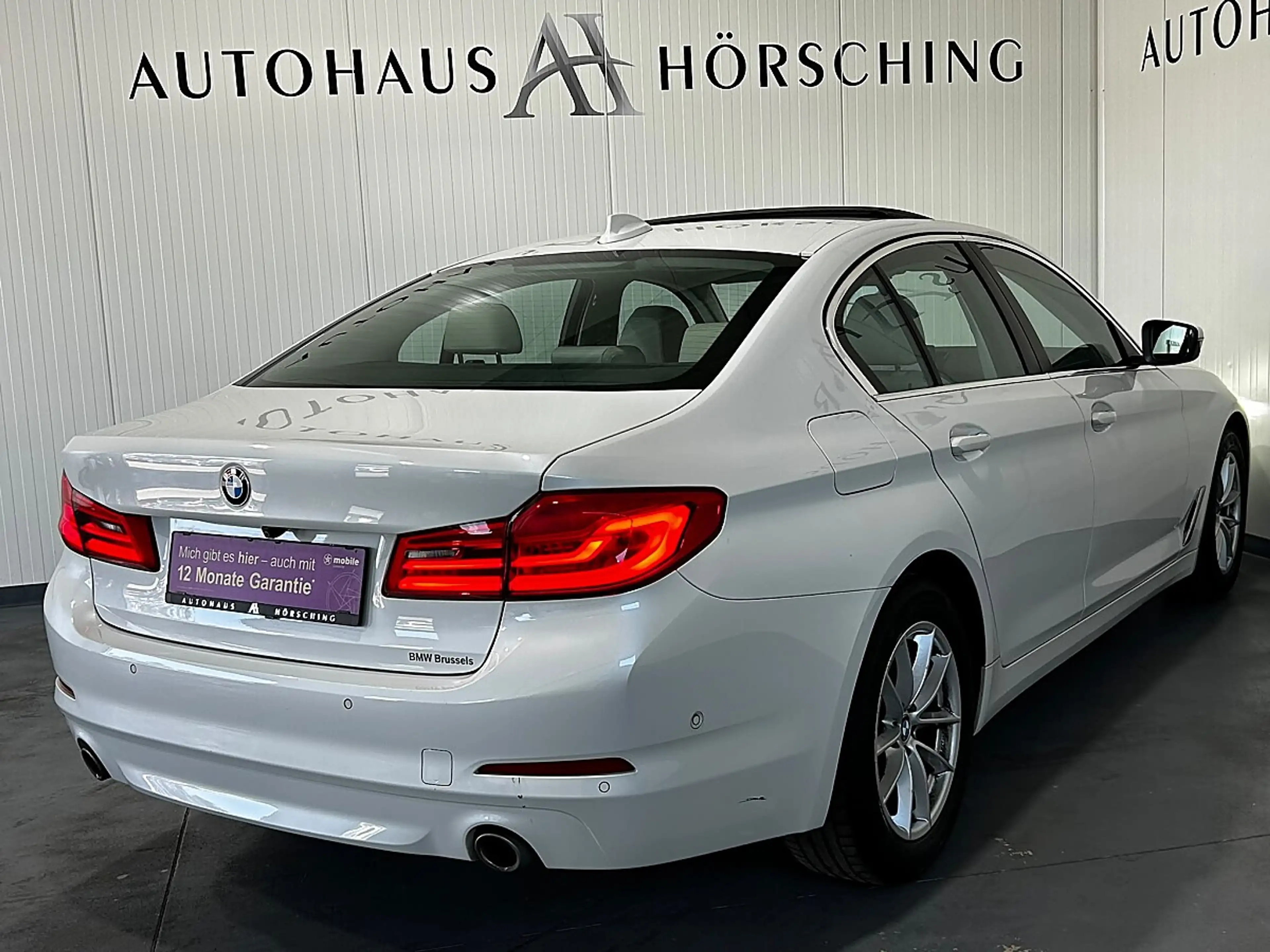 BMW 518 d Aut.//SCHIEBEDACH//HEAD-UP//360°-KAMERA//AMBI... — photo 8