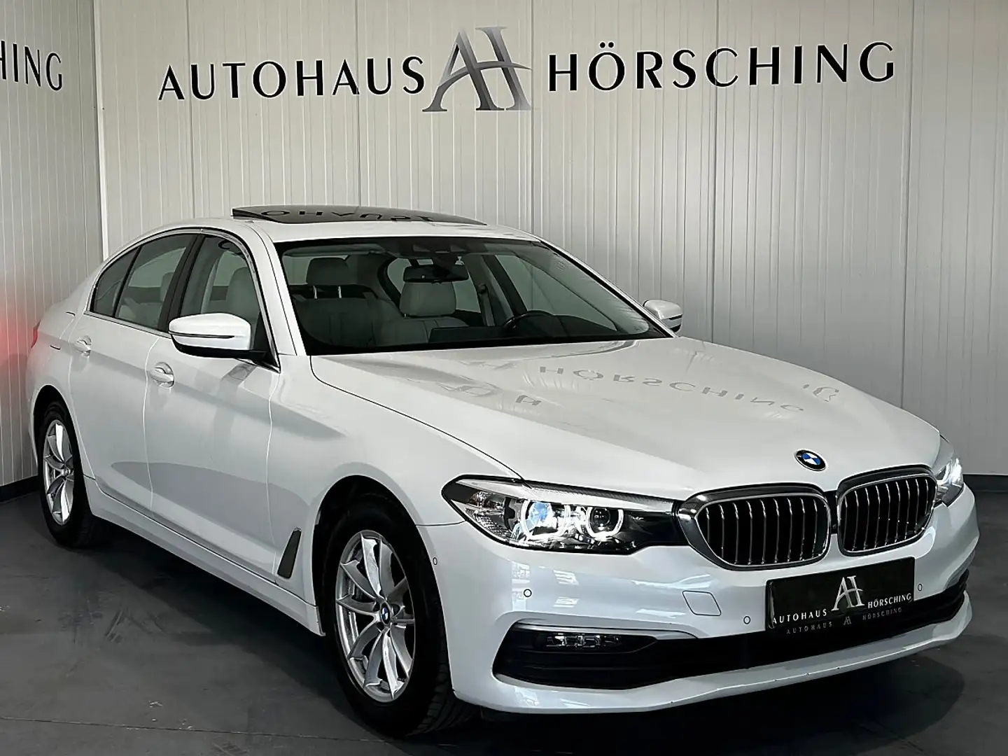 BMW 518 d Aut.//SCHIEBEDACH//HEAD-UP//360°-KAMERA//AMBI... Weiß - 1