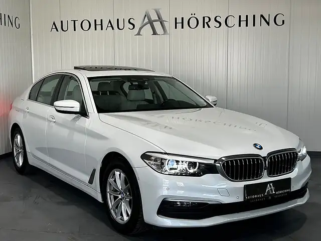 BMW 518 d Aut.//SCHIEBEDACH//HEAD-UP//360°-KAMERA//AMBI...