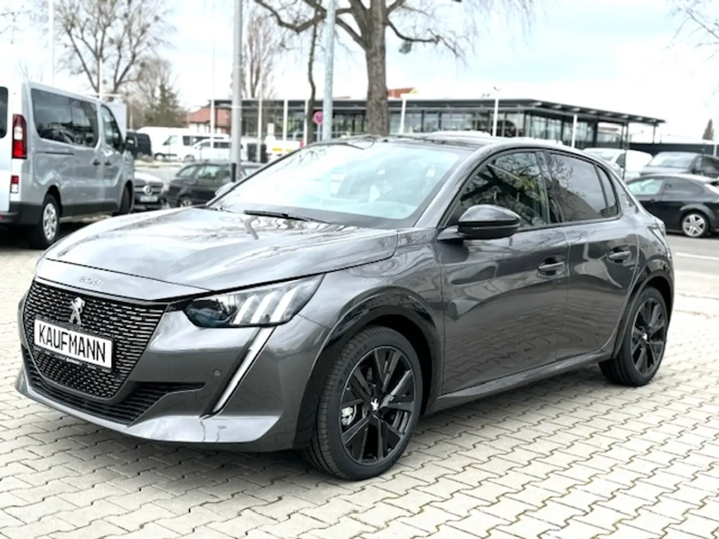 Peugeot 208 GT 1.2 PureTech 130 EU6d Silber - 1