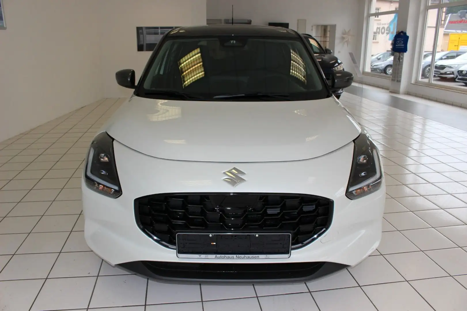 Suzuki Swift 1.2 Dualjet Hybrid 61 kW Comfort,LED Weiß - 1