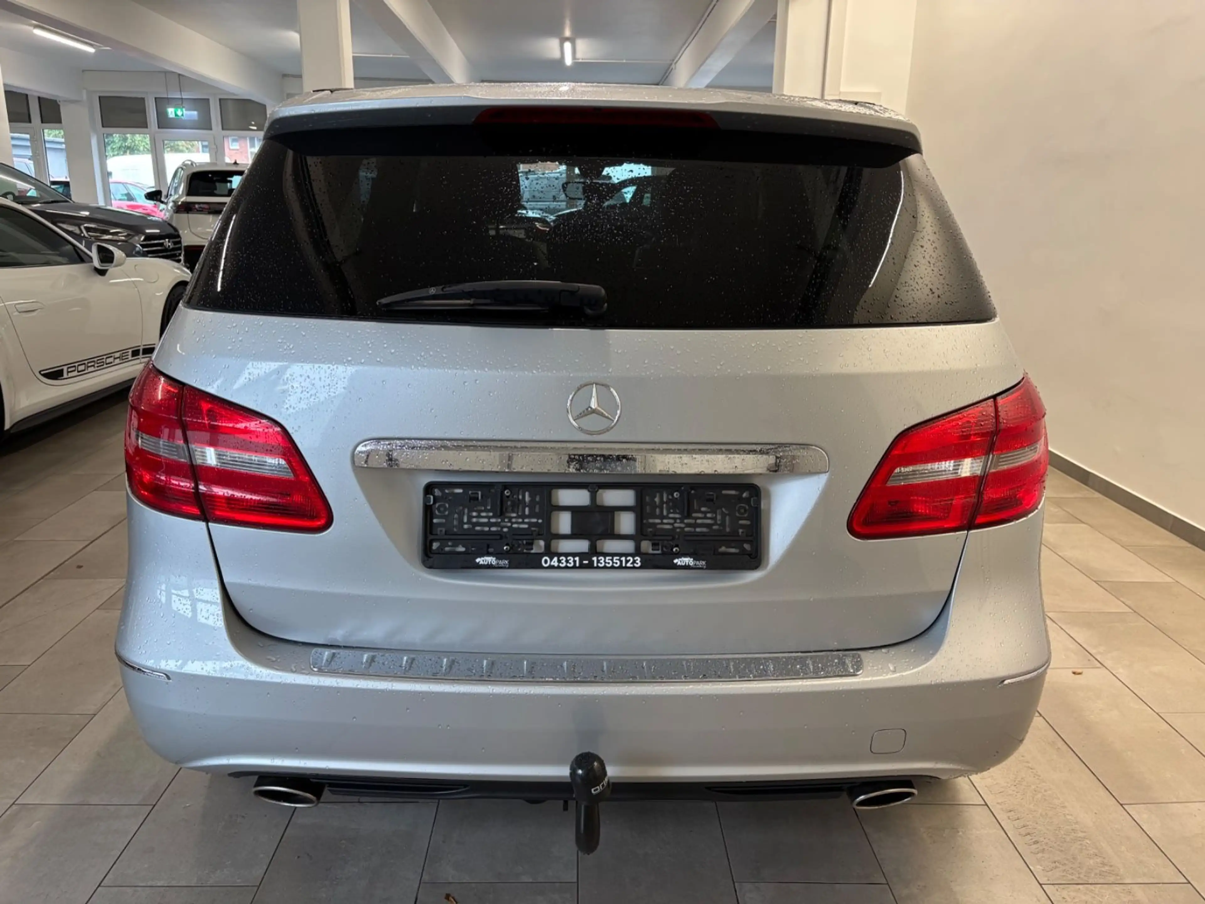 Mercedes-Benz B 180 CDI *Automatik *AHK *Neue Allwetterreifen — photo 6