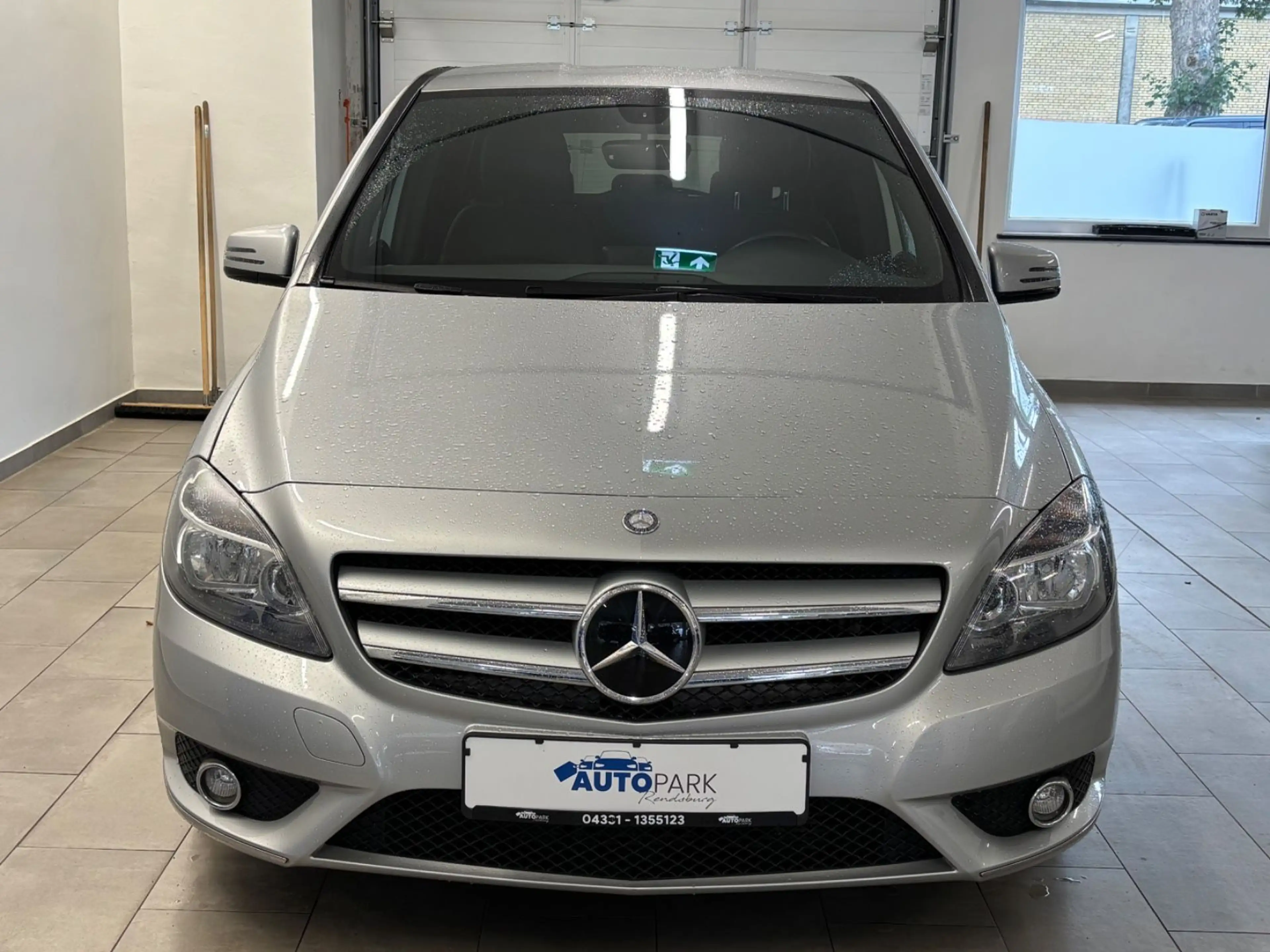 Mercedes-Benz B 180 CDI *Automatik *AHK *Neue Allwetterreifen — photo 4