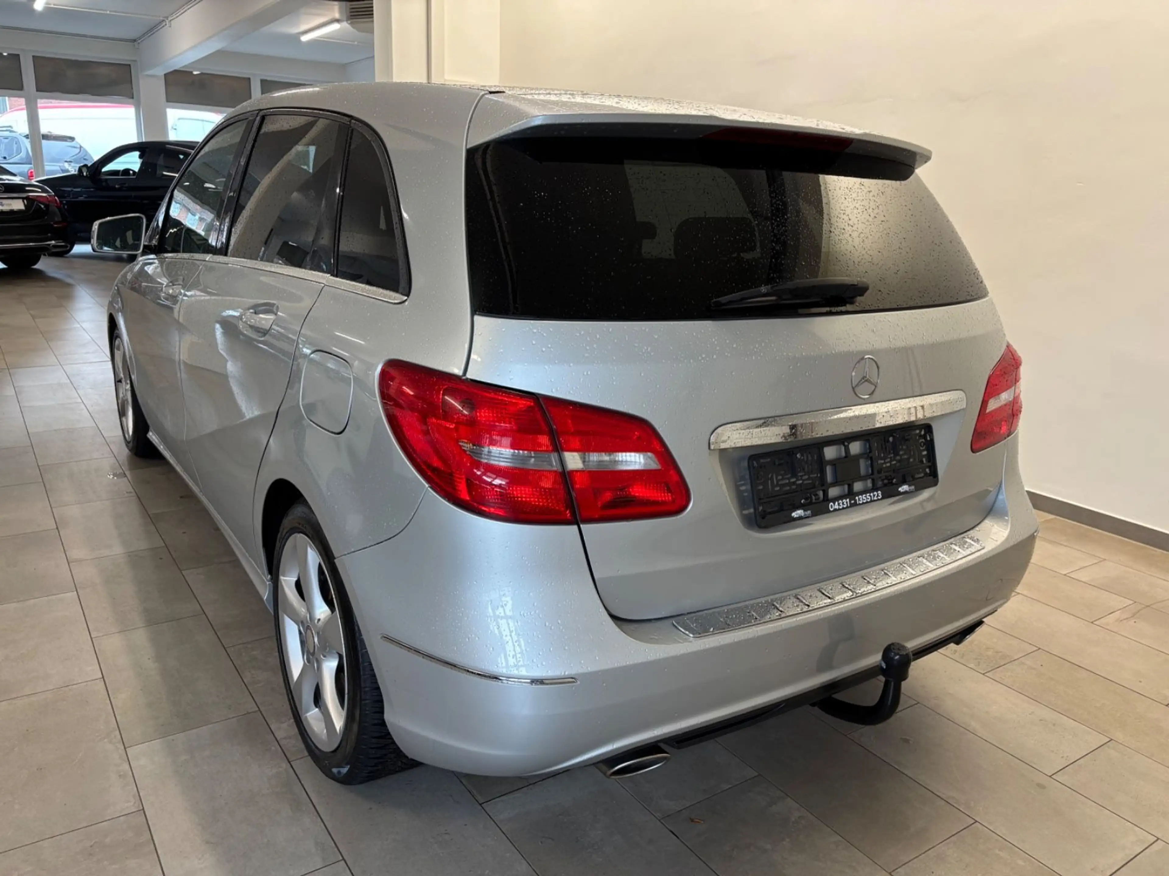 Mercedes-Benz B 180 CDI *Automatik *AHK *Neue Allwetterreifen — photo 7