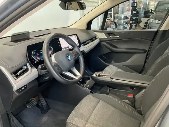 BMW 2 Series view 6