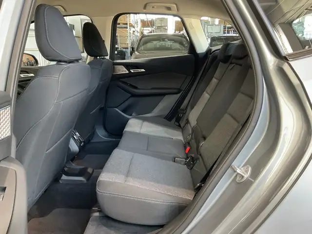 BMW 2 Series view 9